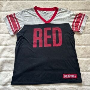 Taylor Swift Red 2013 Tour Shirt Size L